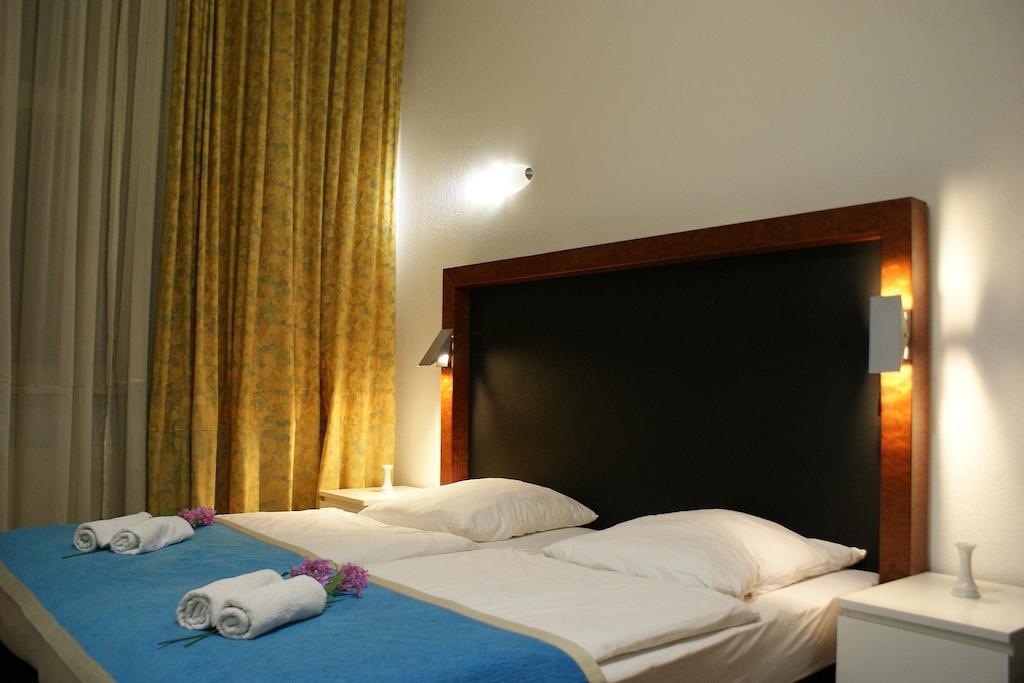 Hotel Garni Aaberna Βερολίνο Δωμάτιο φωτογραφία