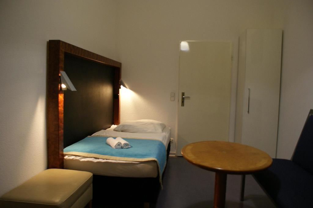 Hotel Garni Aaberna Βερολίνο Δωμάτιο φωτογραφία