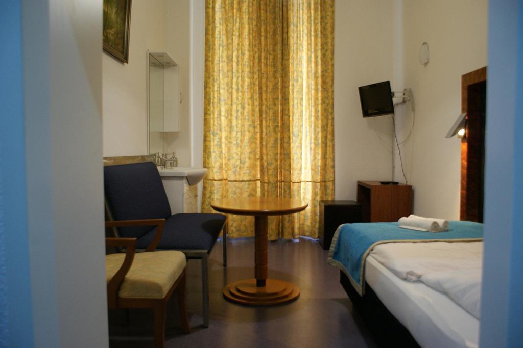 Hotel Garni Aaberna Βερολίνο Δωμάτιο φωτογραφία