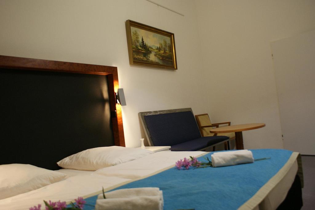 Hotel Garni Aaberna Βερολίνο Δωμάτιο φωτογραφία